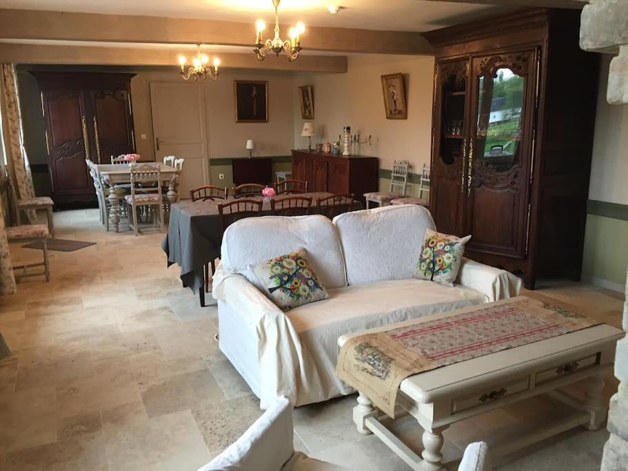 Le Relais Des Pres - De Grande Capacite Maisnieres